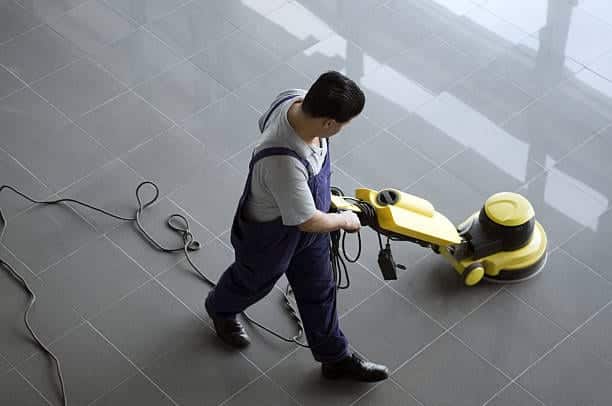 معدات تنظيف وجلي الأرضيات علي أجمل وجه